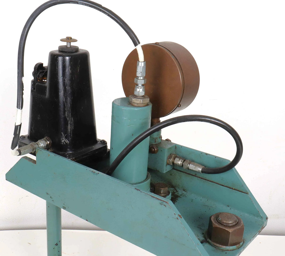 Small hydraulic bench press