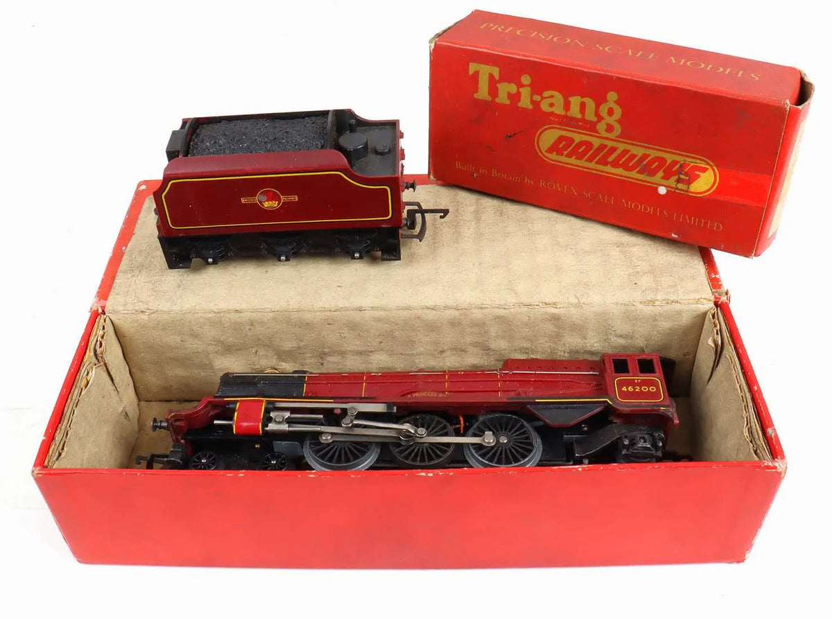 Triang OO-gauge locomotives, rolling stock etc