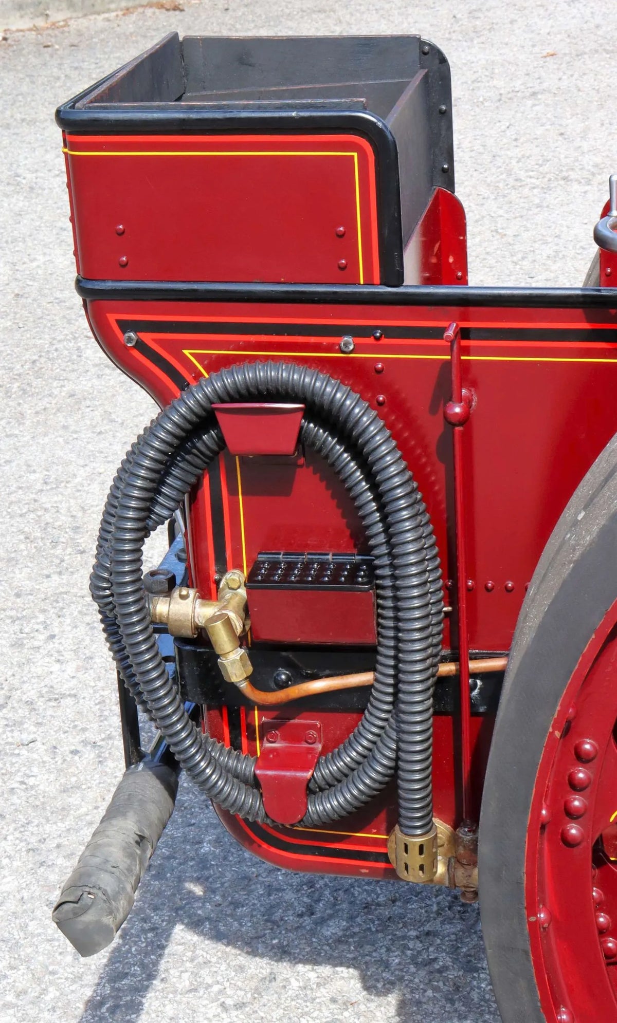 4 inch scale 6nhp Burrell agricultural engine with water bowser