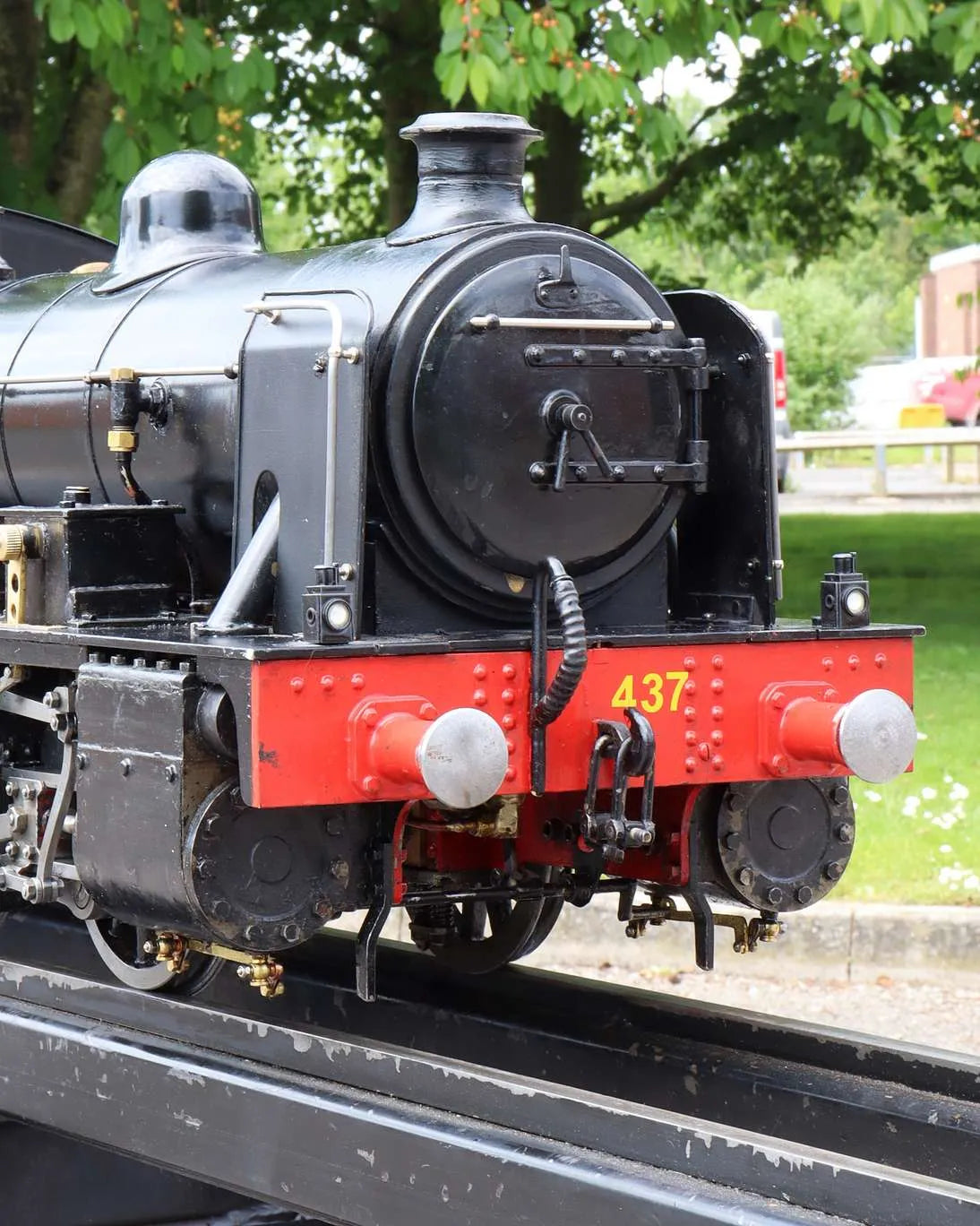 5 inch gauge 0-6-0 + tender