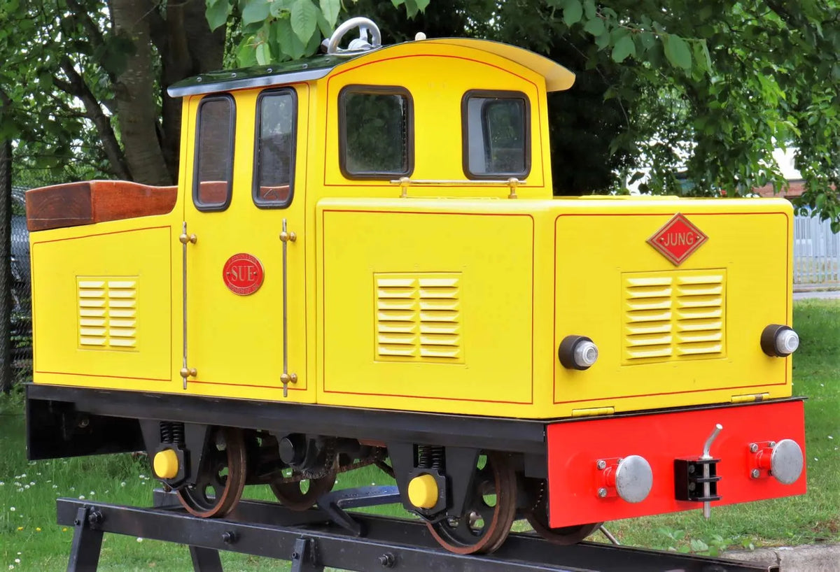 7 1/4 inch narrow gauge petrol hydraulic shunter