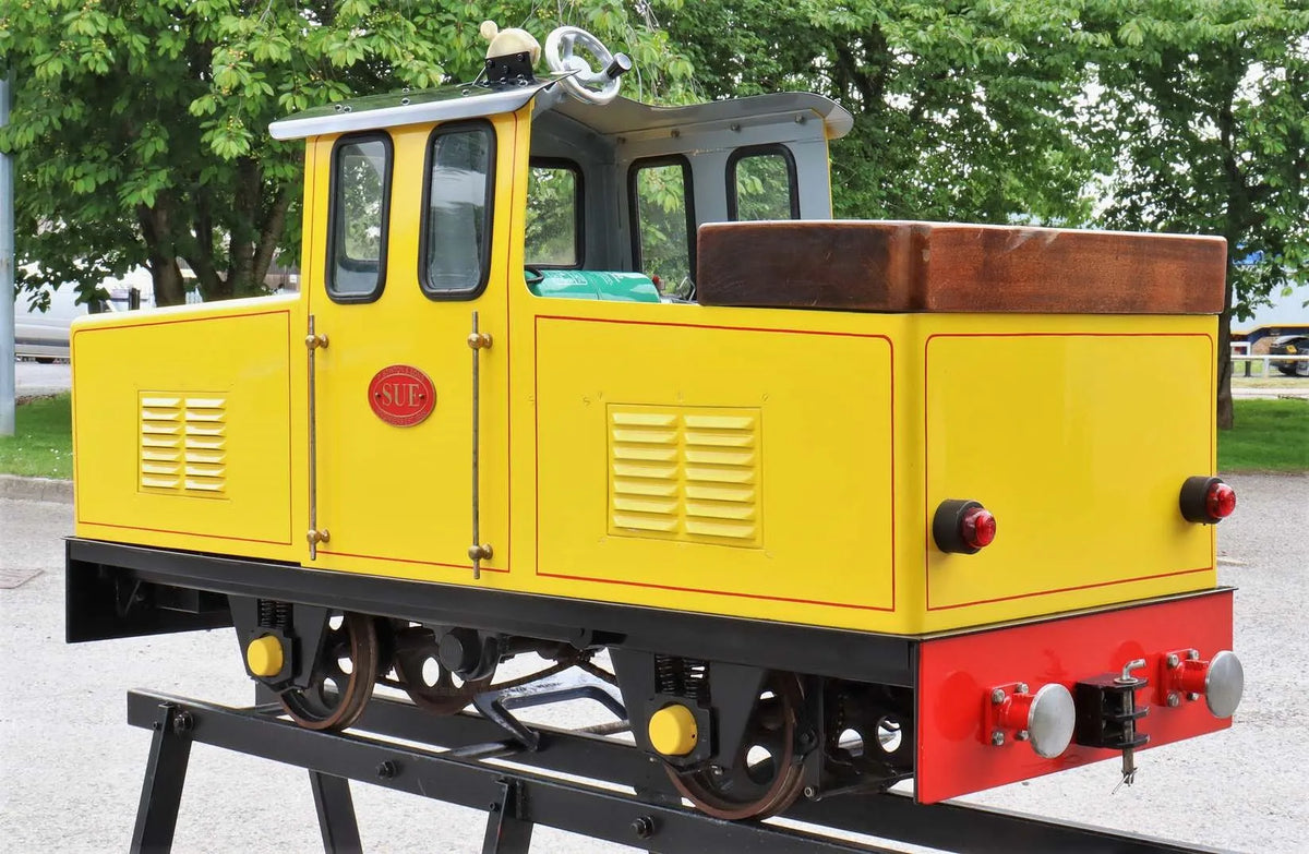 7 1/4 inch narrow gauge petrol hydraulic shunter