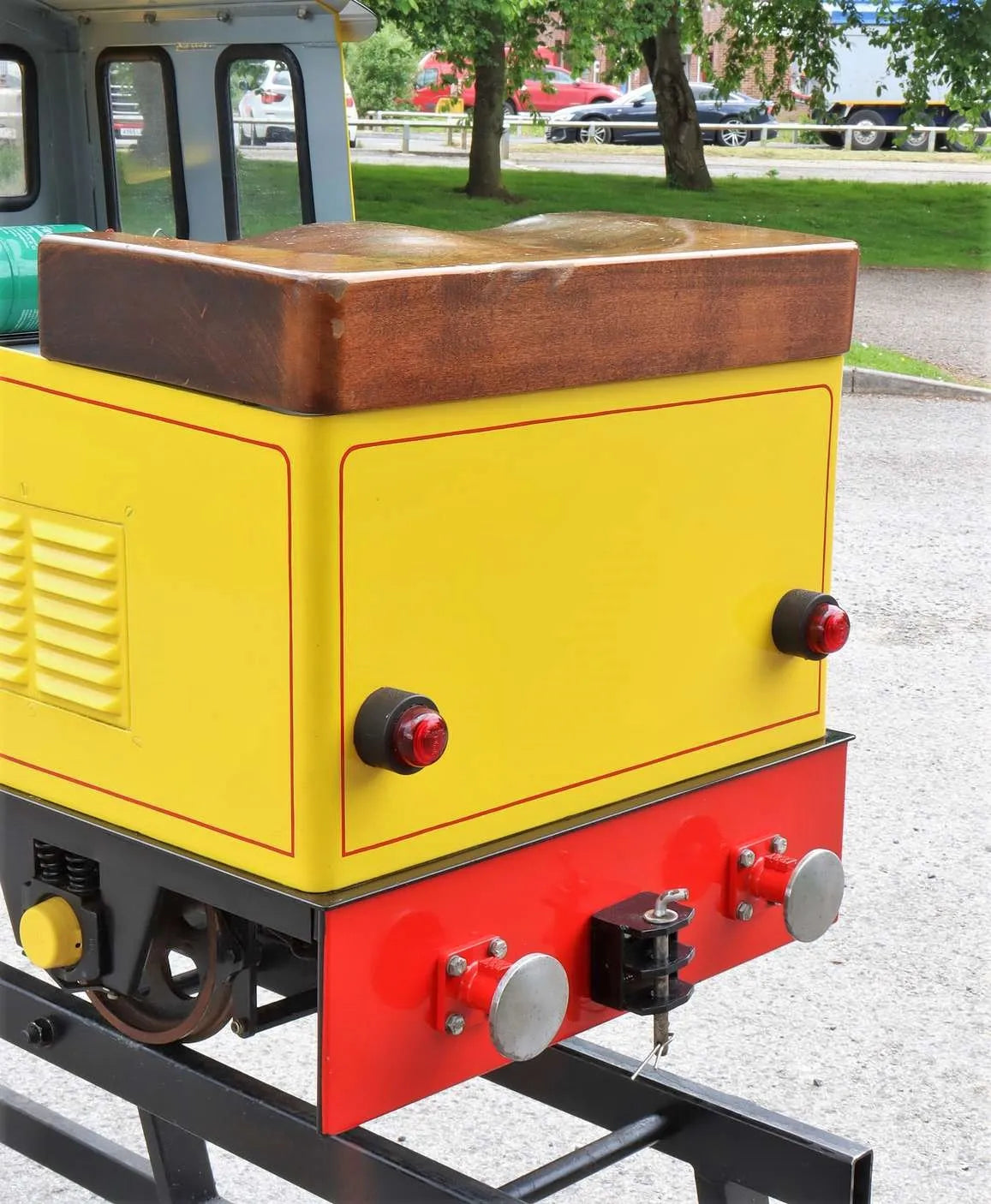 7 1/4 inch narrow gauge petrol hydraulic shunter