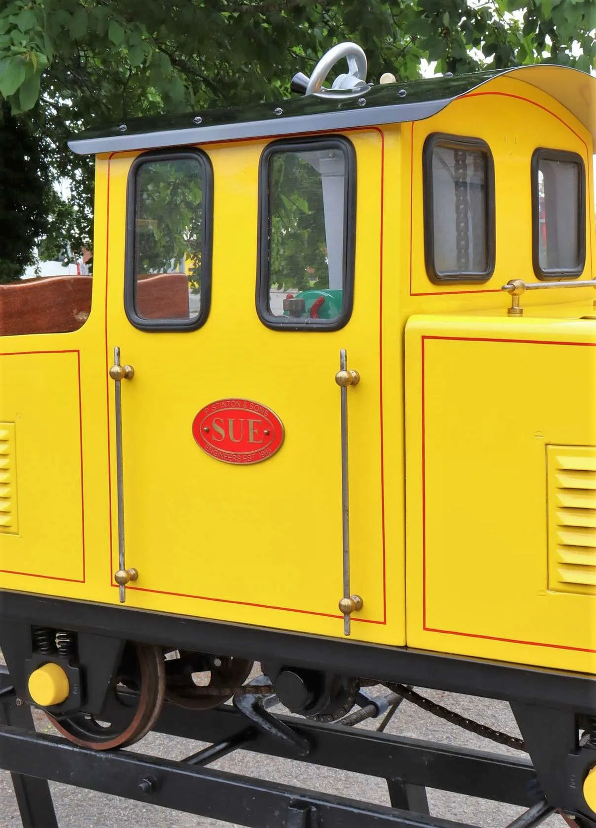 7 1/4 inch narrow gauge petrol hydraulic shunter