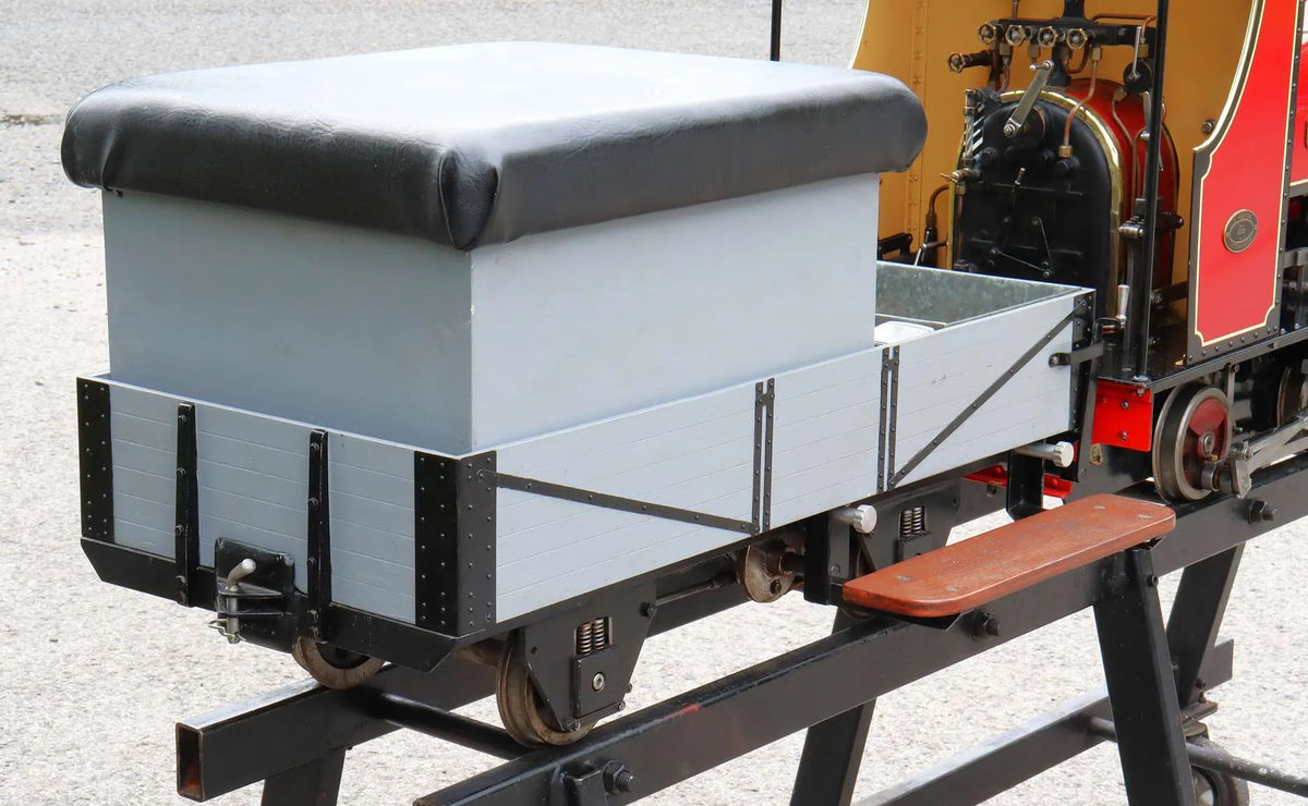 7 1/4 inch narrow gauge 0-4-0ST with driving truck