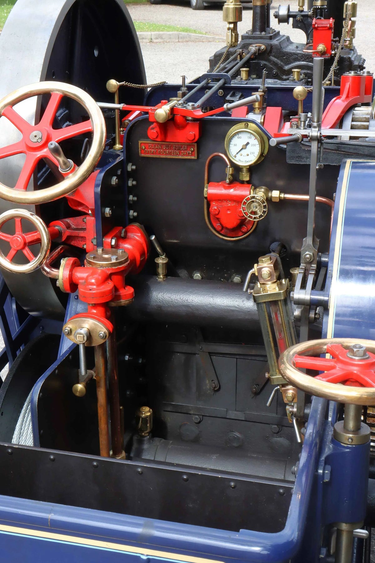 4 inch scale Burrell DCC road locomotive