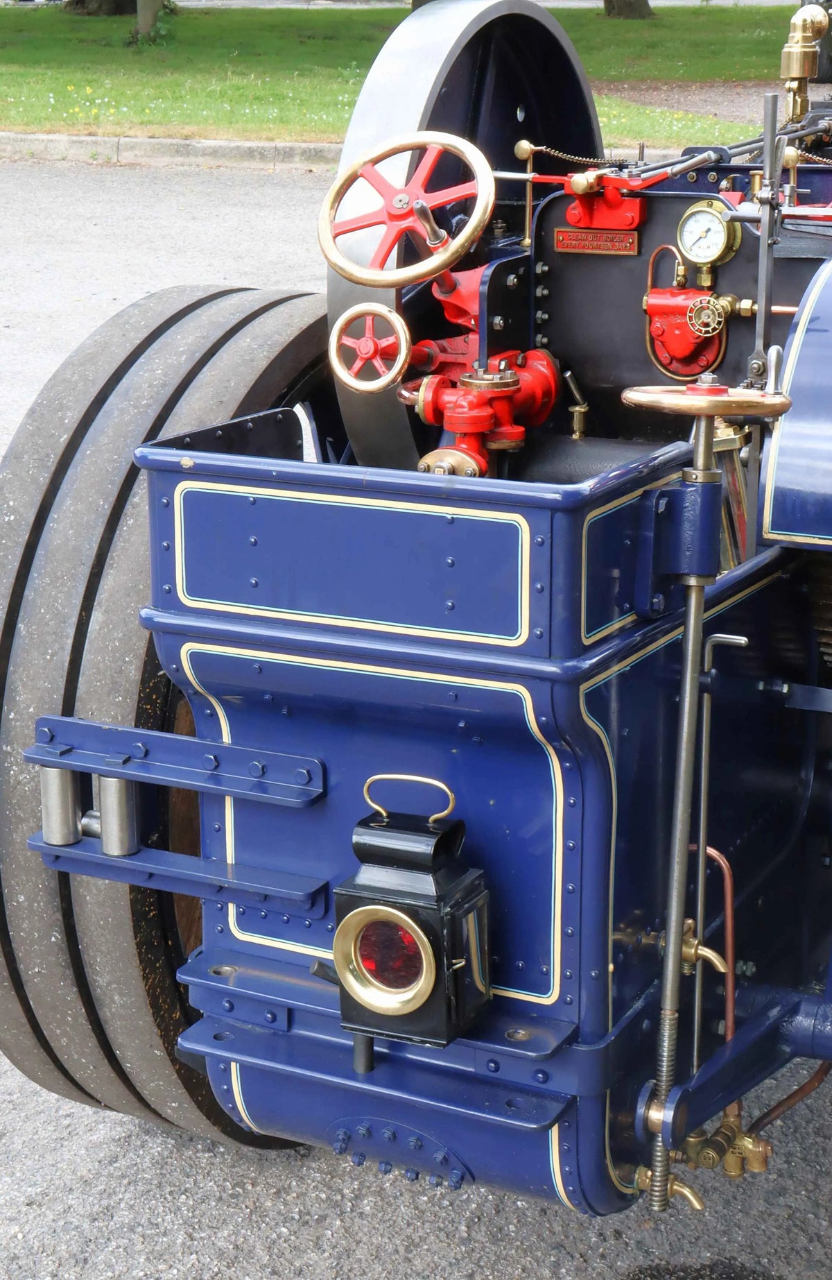 4 inch scale Burrell DCC road locomotive
