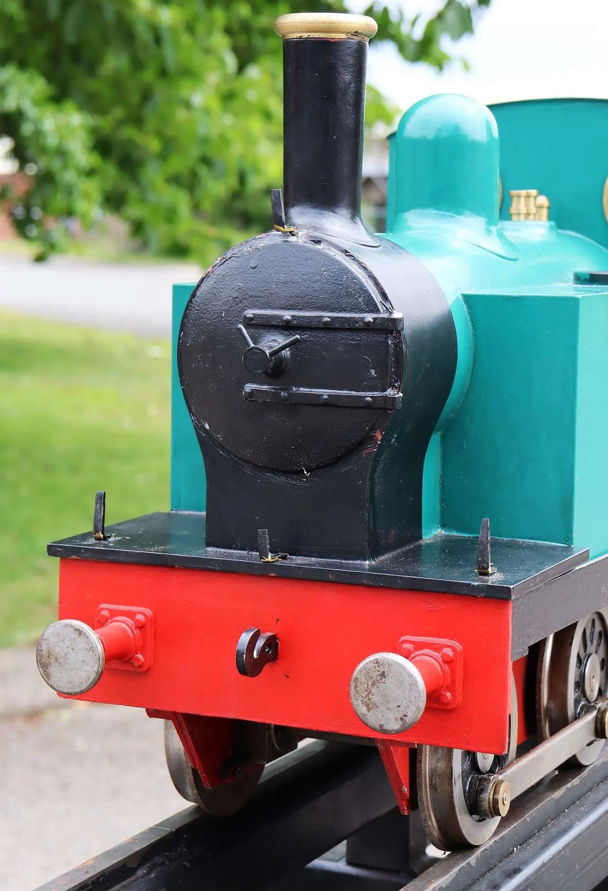 5 inch gauge 0-6-0T steam outline battery electric