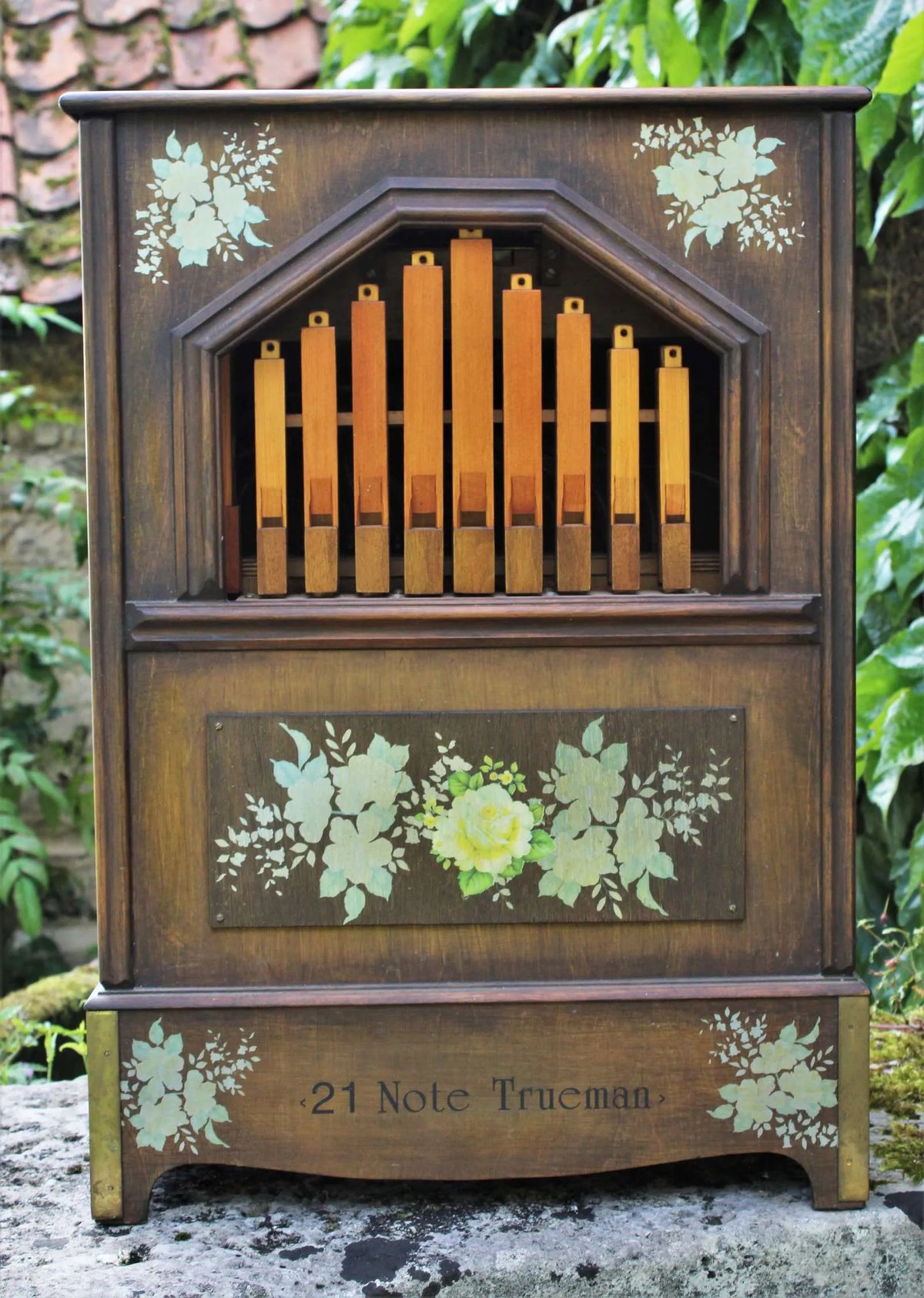 Trueman hand-turned pipe organ
