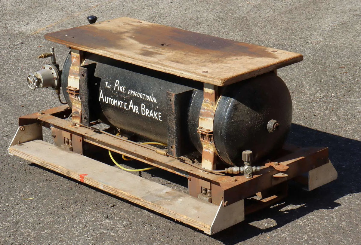 Air-braked 7 1/4 inch gauge driving truck