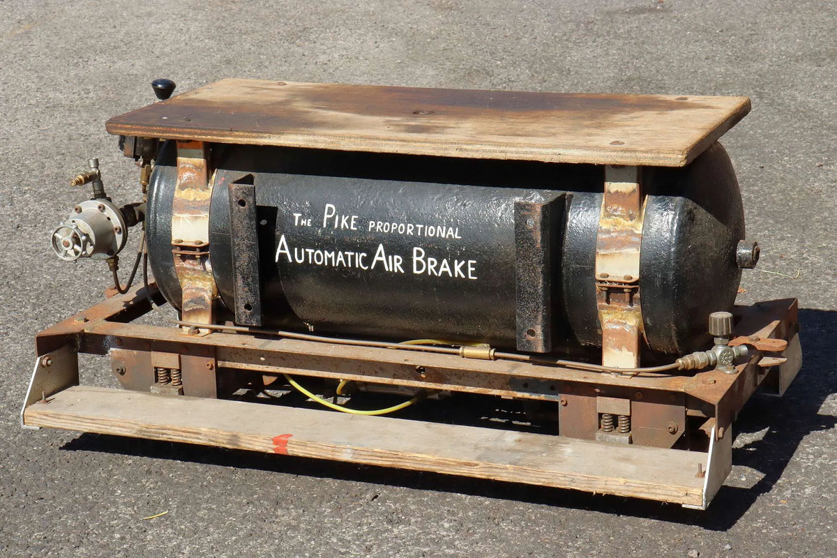 Air-braked 7 1/4 inch gauge driving truck
