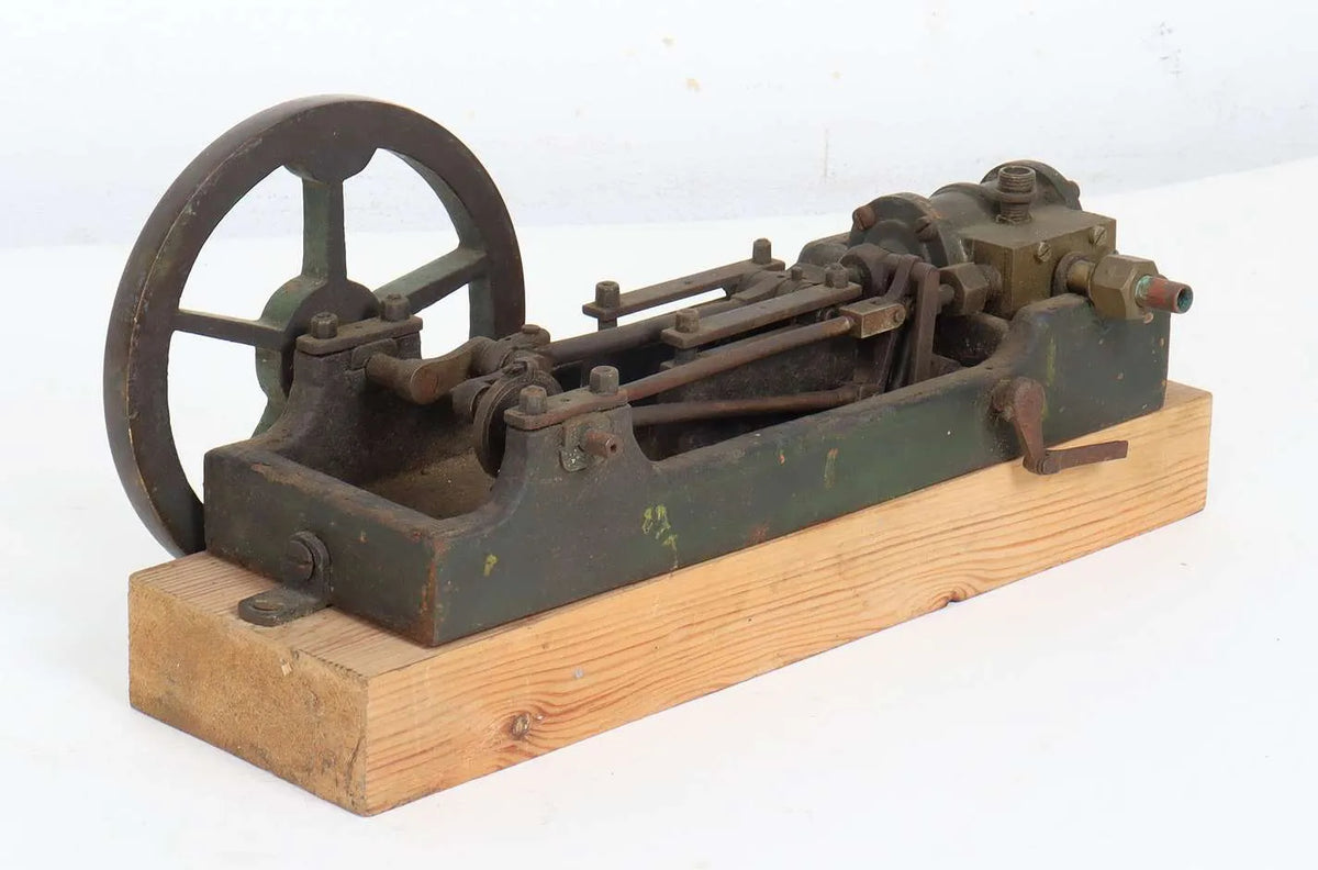 Vintage horizontal mill engine with reversing gear