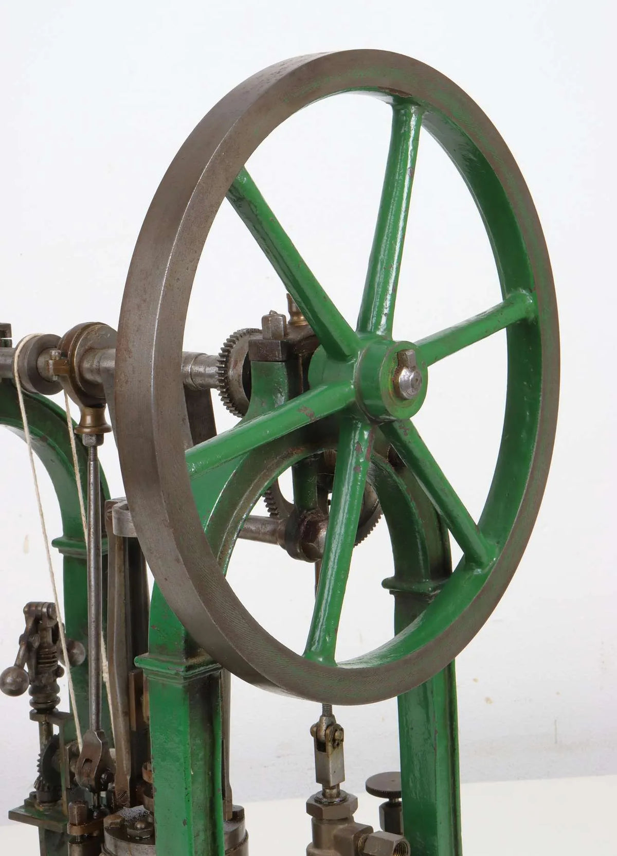 Vintage apprentice piece engine with feed pump