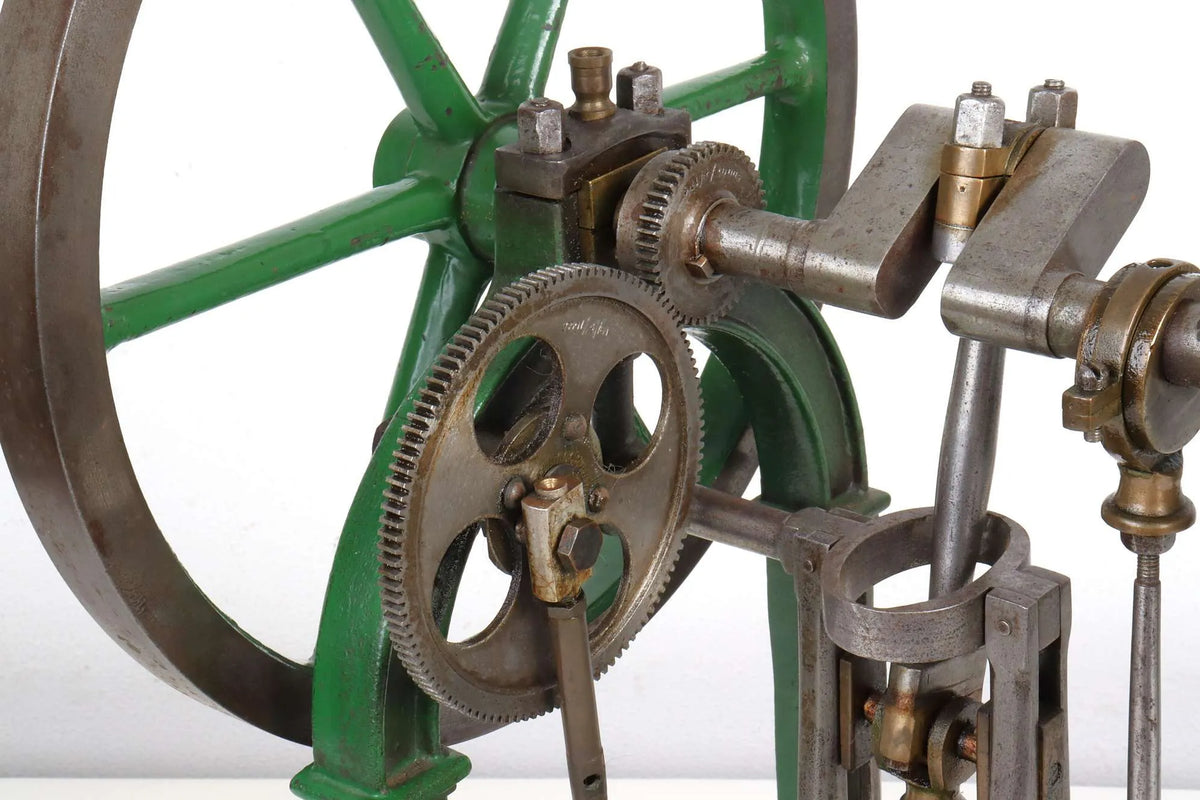 Vintage apprentice piece engine with feed pump