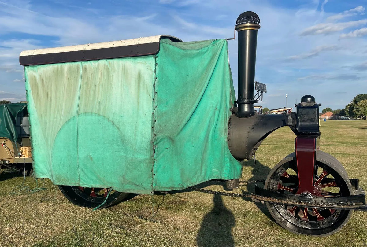 Fowler 10 ton DNB steam roller No.17481