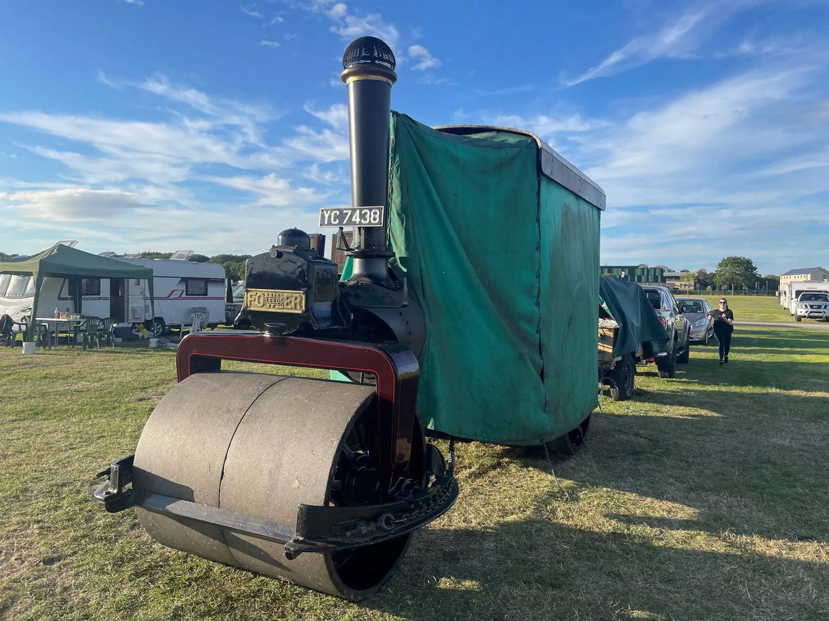 Fowler 10 ton DNB steam roller No.17481