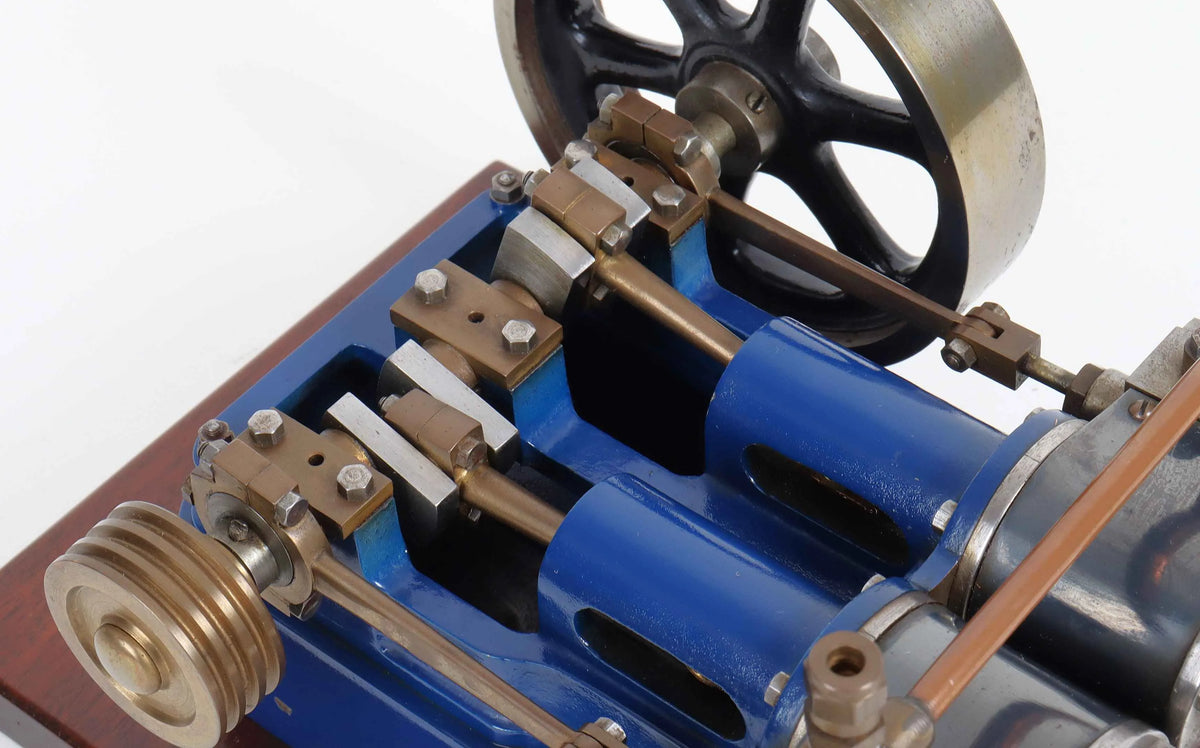 Stuart "Score" horizontal twin engine