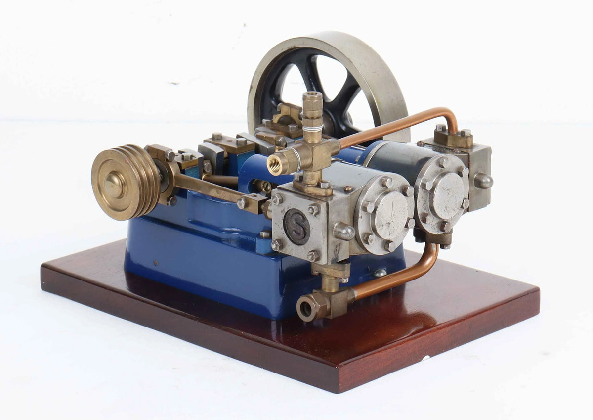 Stuart "Score" horizontal twin engine