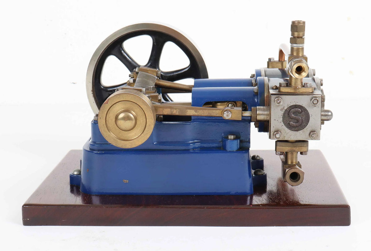Stuart "Score" horizontal twin engine