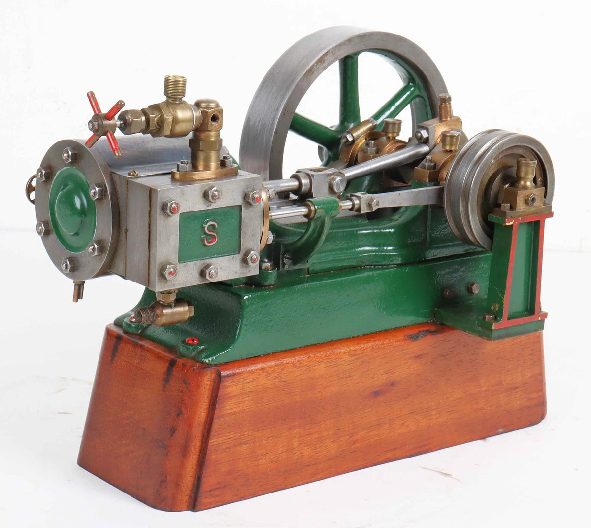 Stuart No.9 horizontal mill engine with boiler feed pump