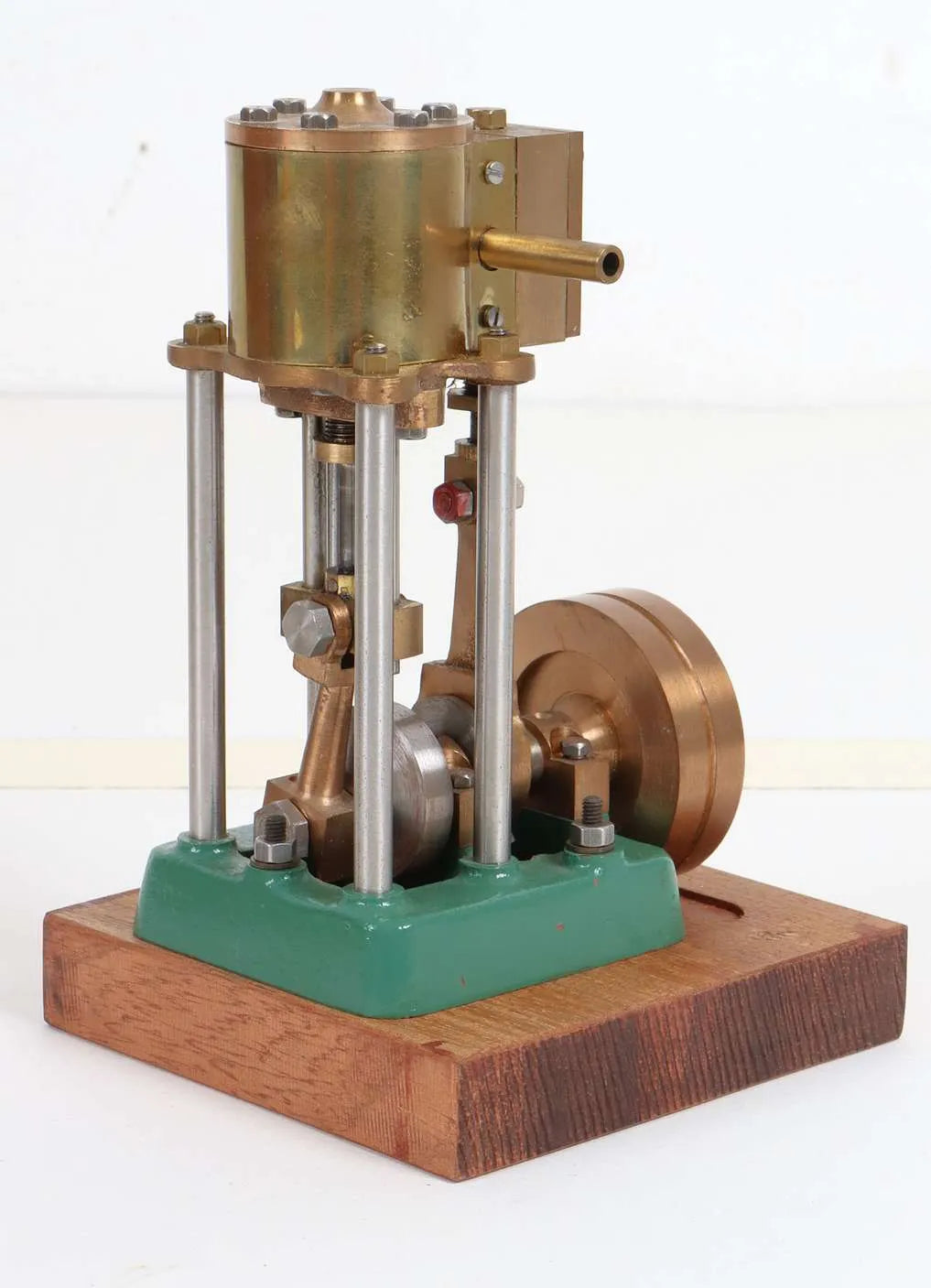 Four column vertical engine