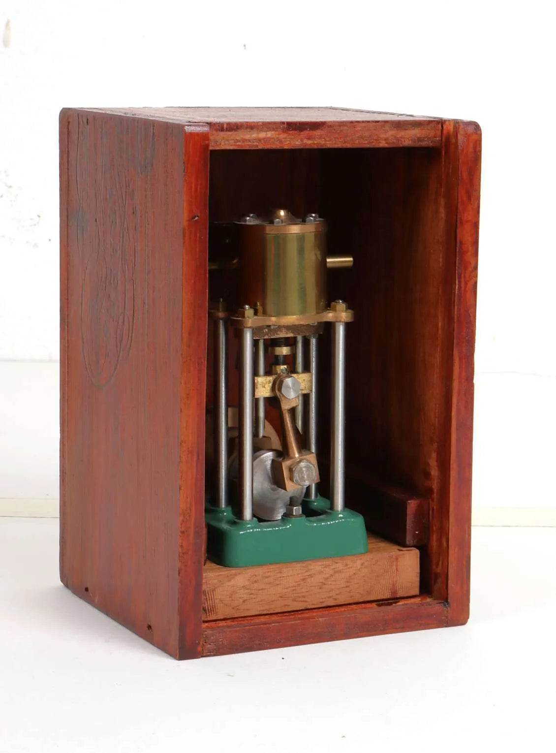 Four column vertical engine