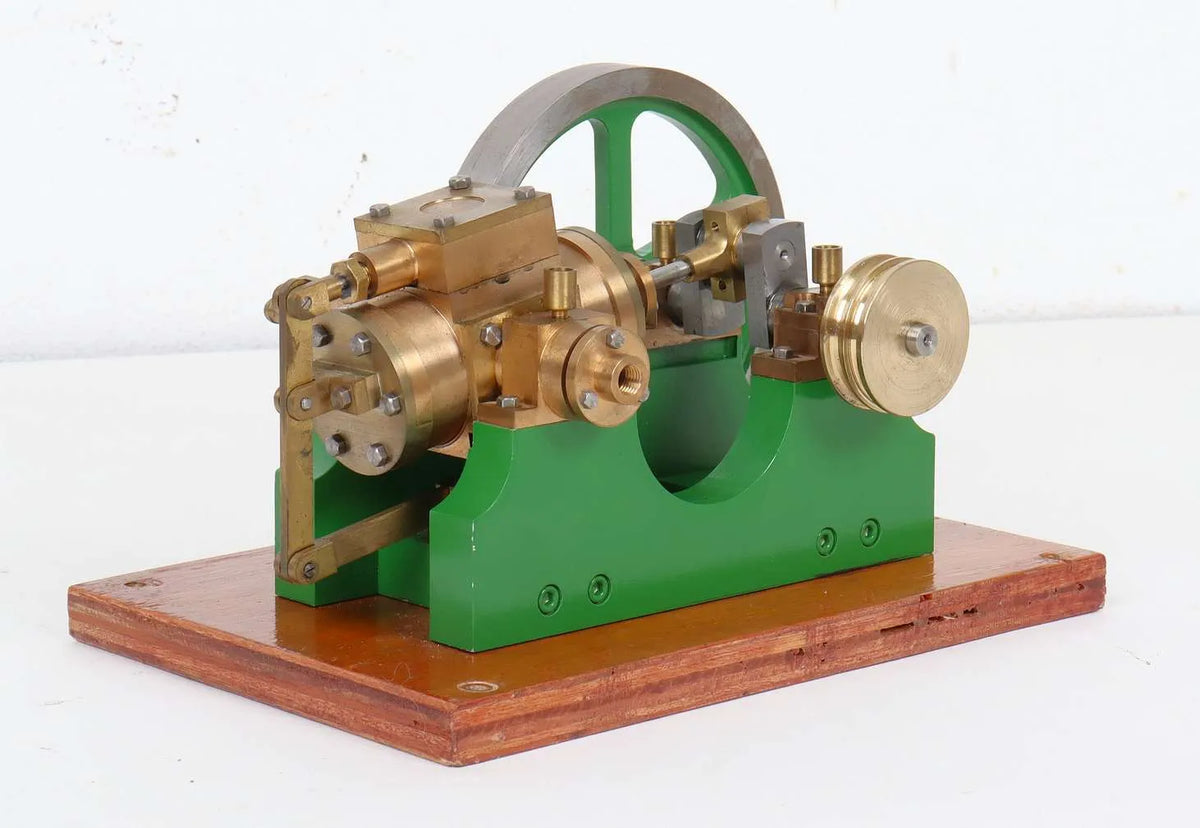 Oscillating horizontal engine