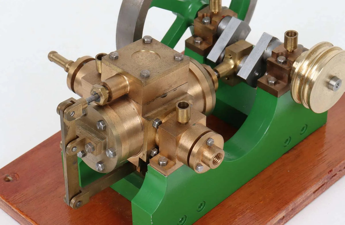 Oscillating horizontal engine