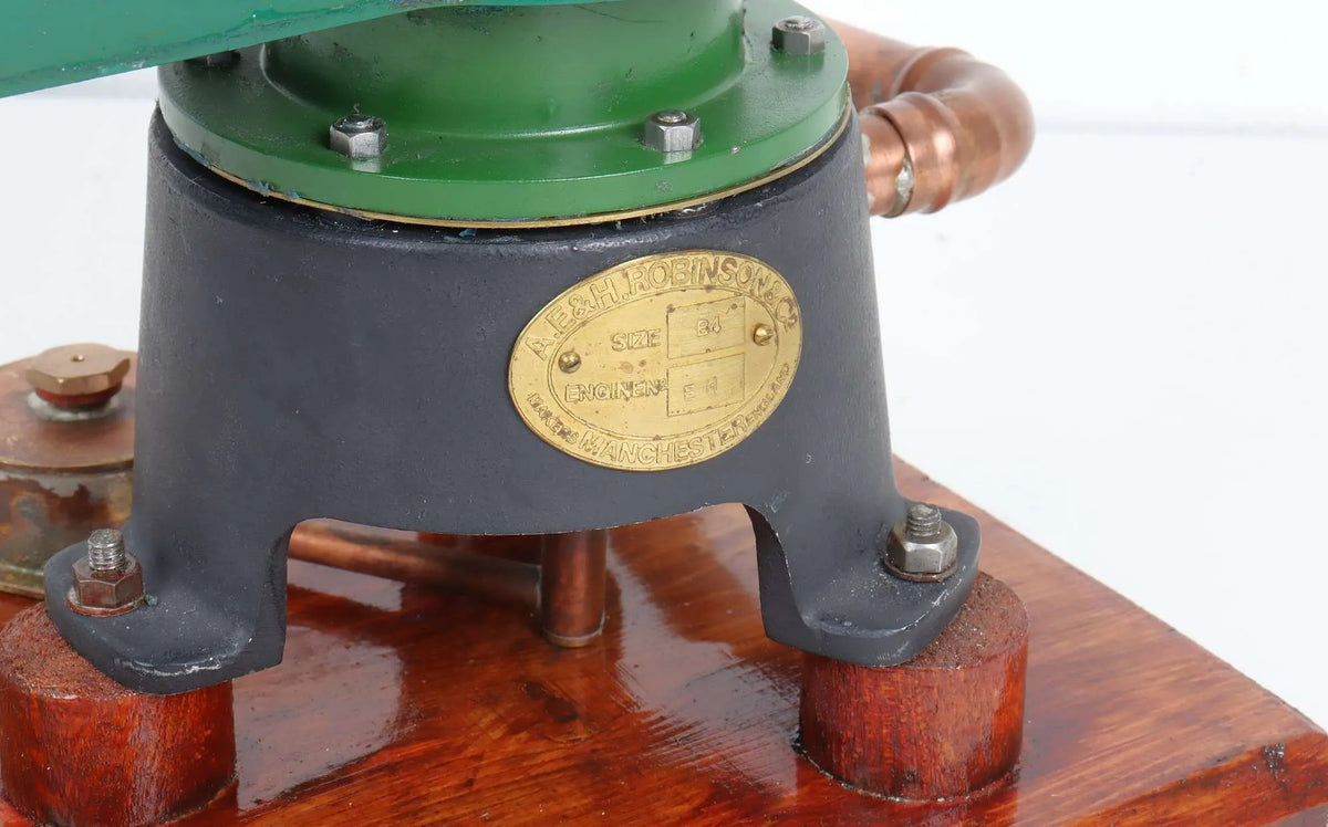 Robinson hot air engine