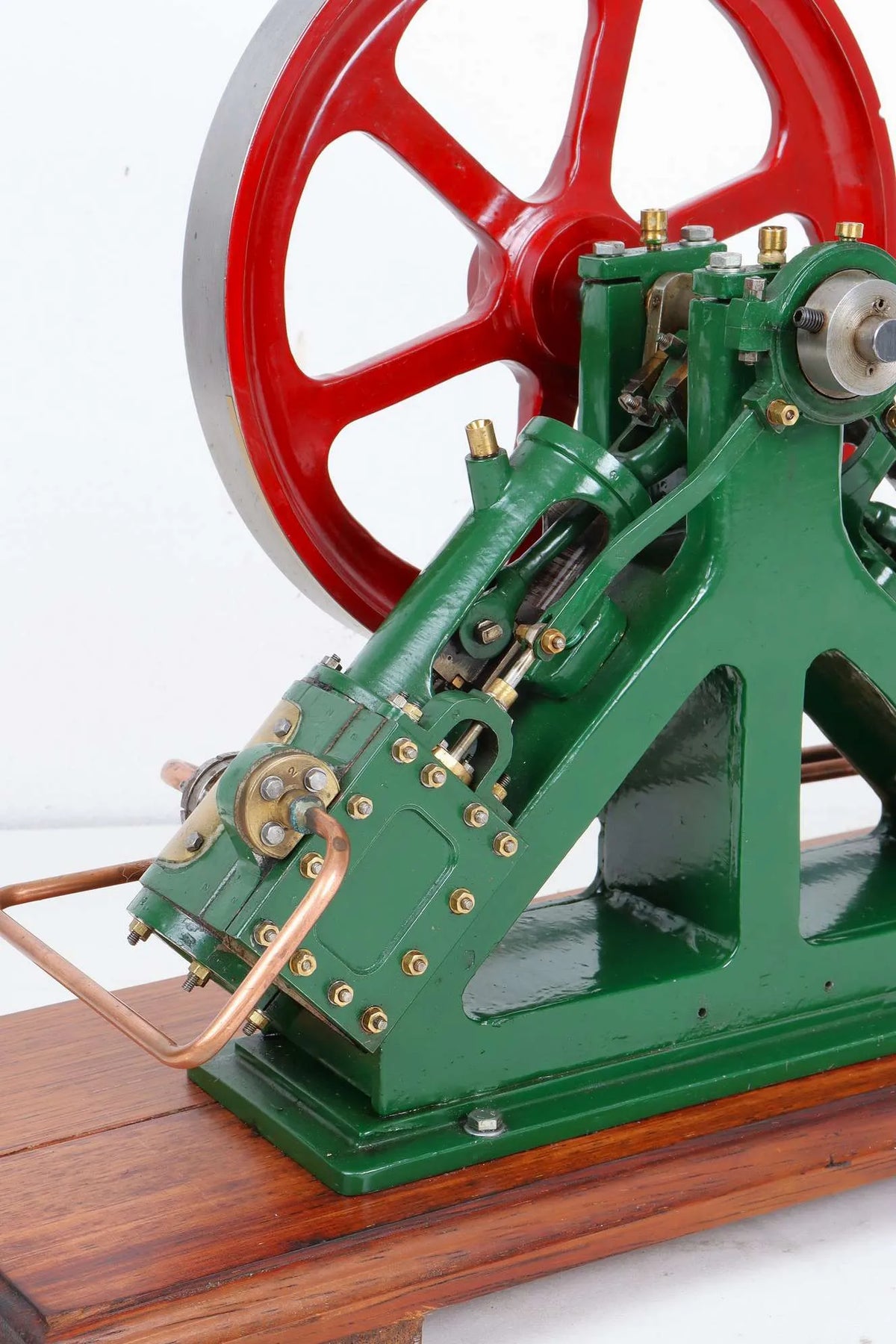 Double diagonal engine