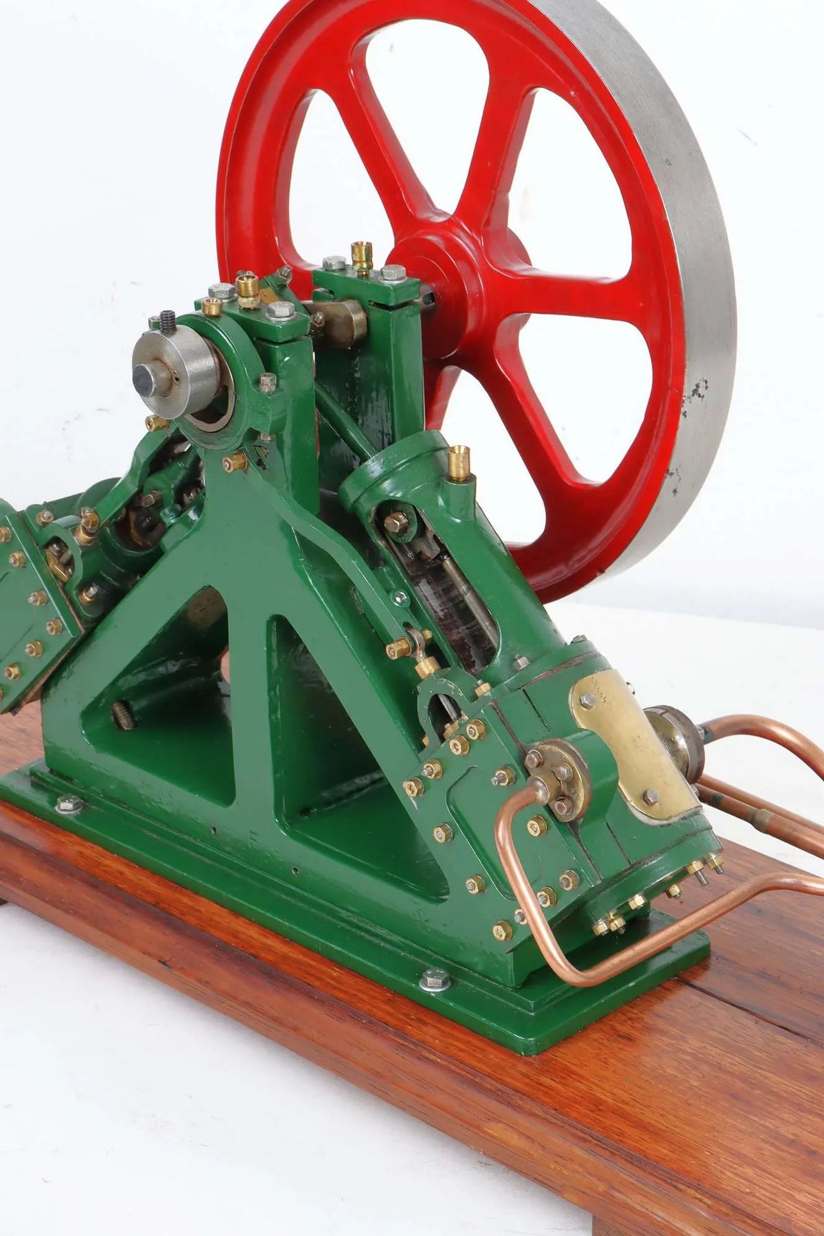 Double diagonal engine