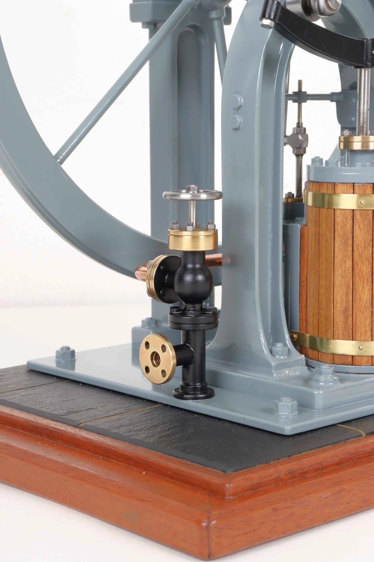 Steeple engine