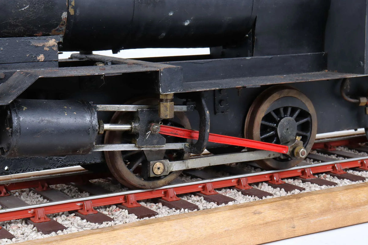 3 1/2 inch gauge "Juliet" 0-4-0 with tender