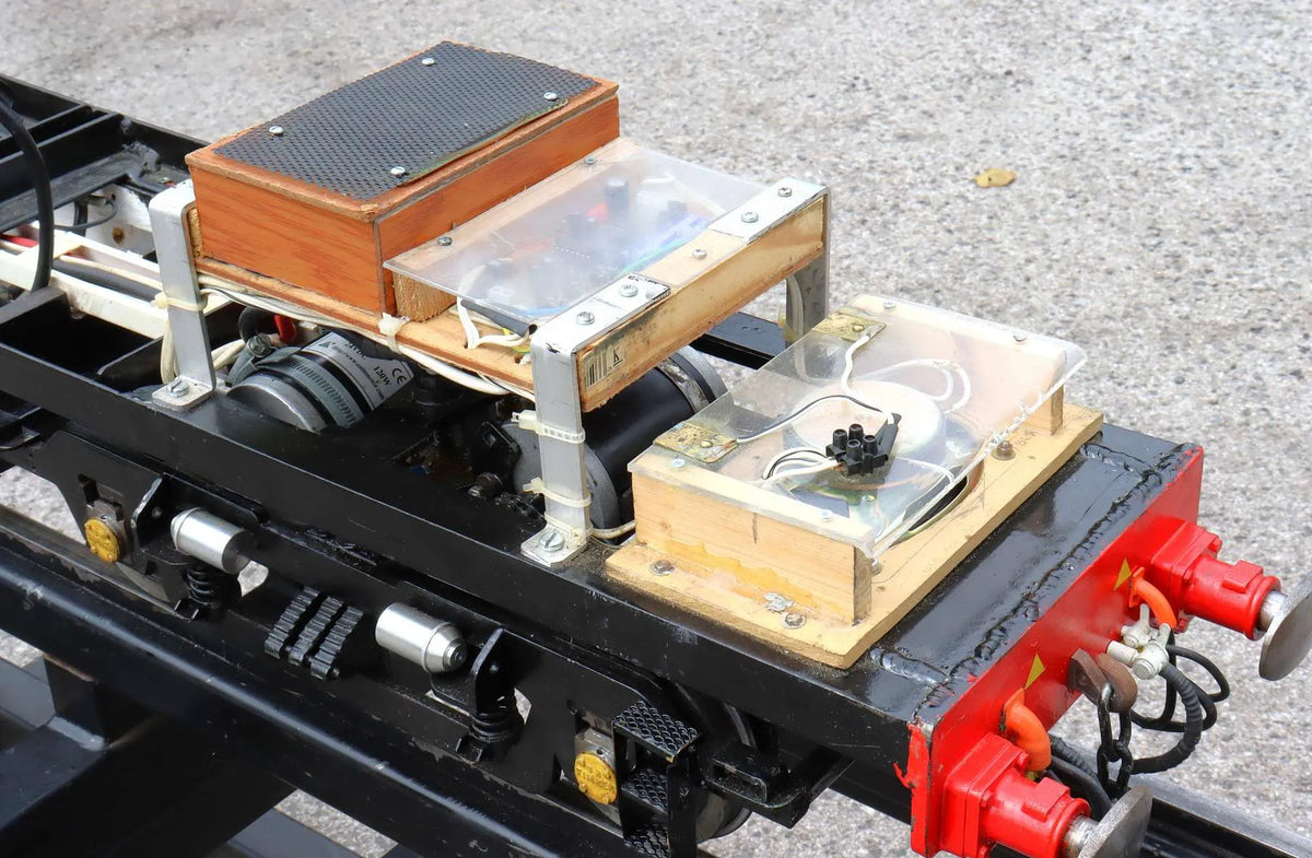 5 inch gauge Class 35 Hymek battery electric
