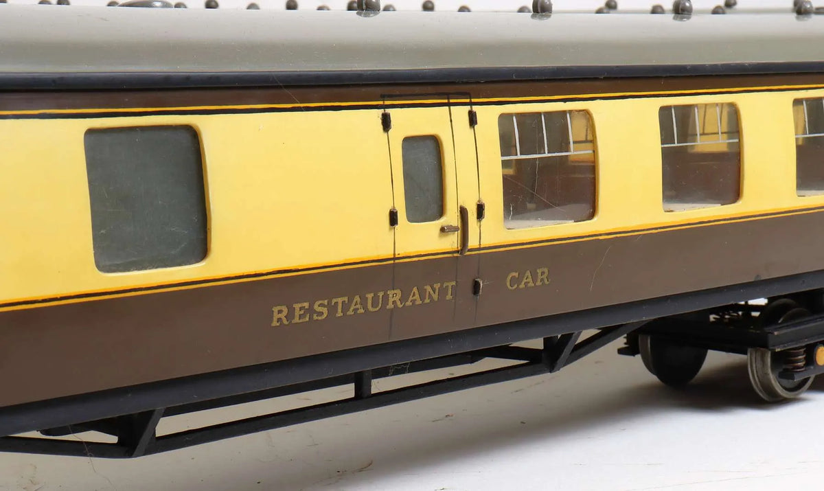 Rake of gauge 1 GWR coaches