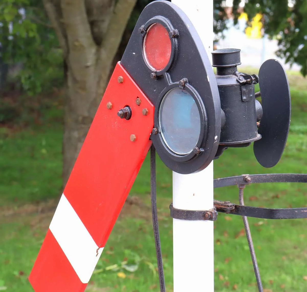 Home & distant signal