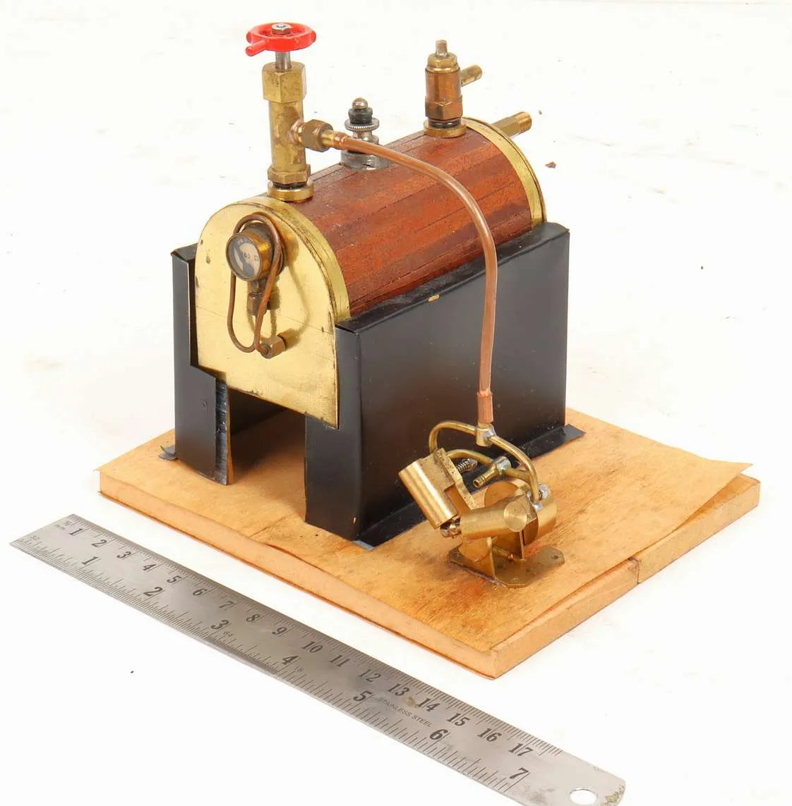 V-twin oscillating engine steam plant