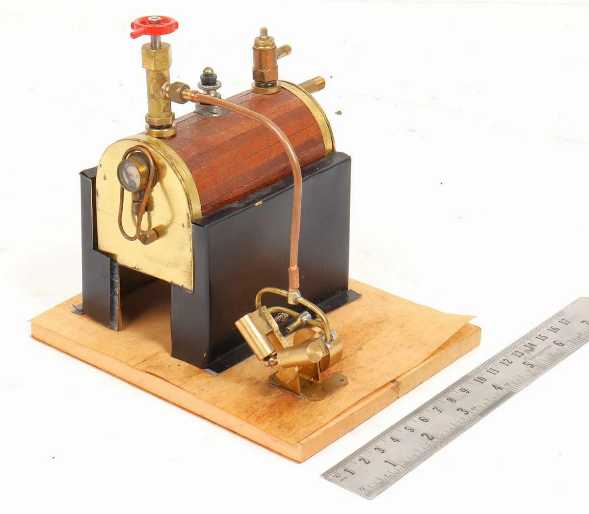 V-twin oscillating engine steam plant