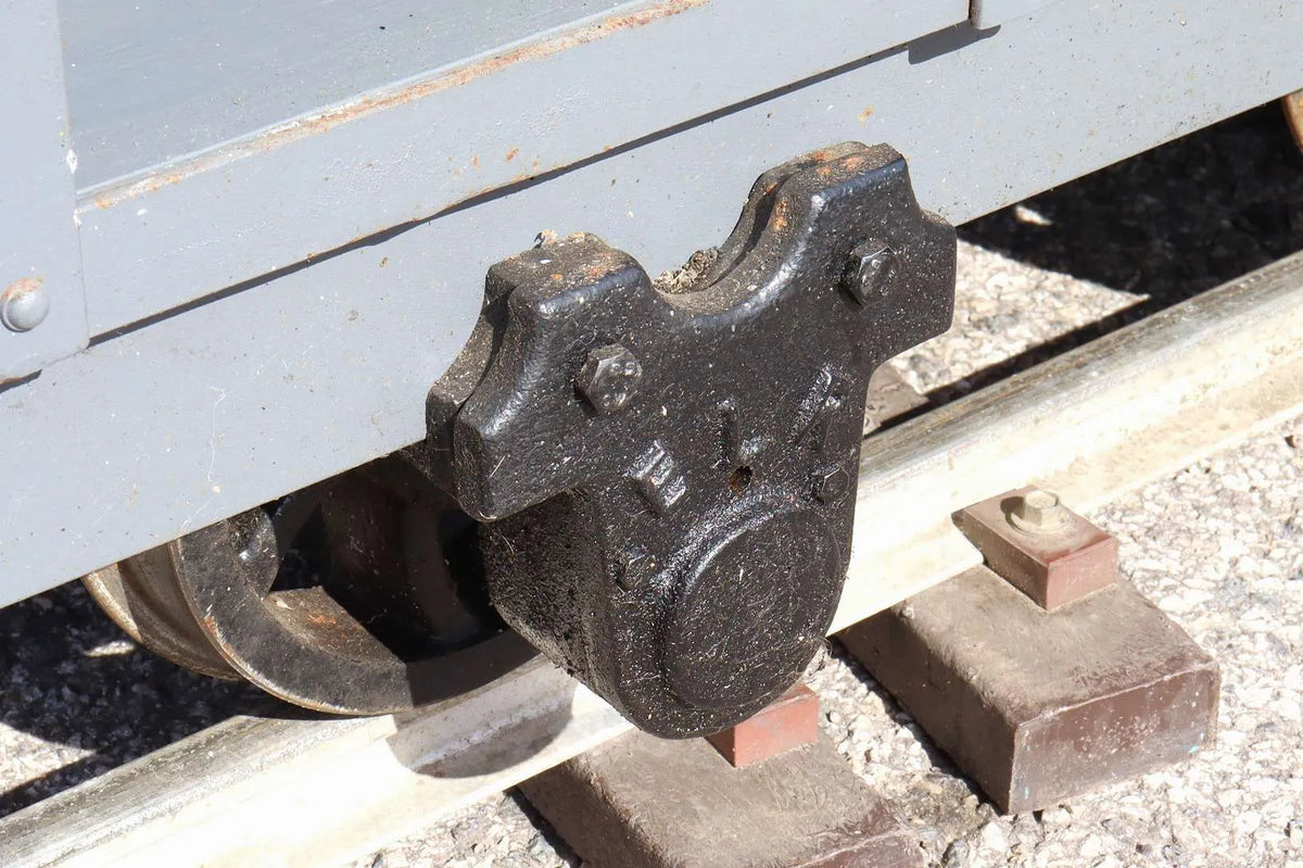 Rake of five 7 1/4 inch narrow gauge slate wagons