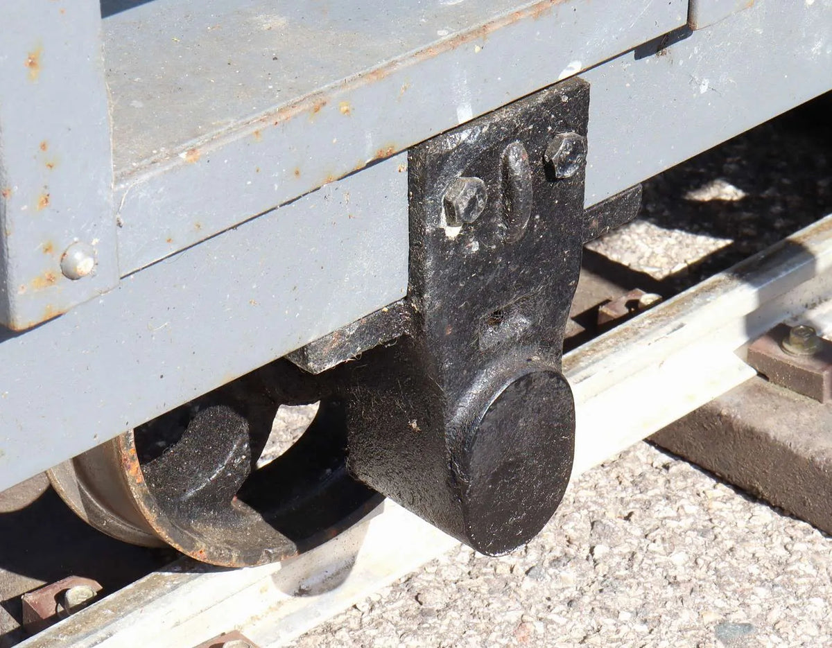 Rake of five 7 1/4 inch narrow gauge slate wagons