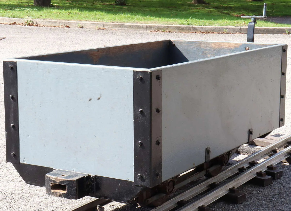 7 1/4 inch narrow gauge four wheel box plank wagon