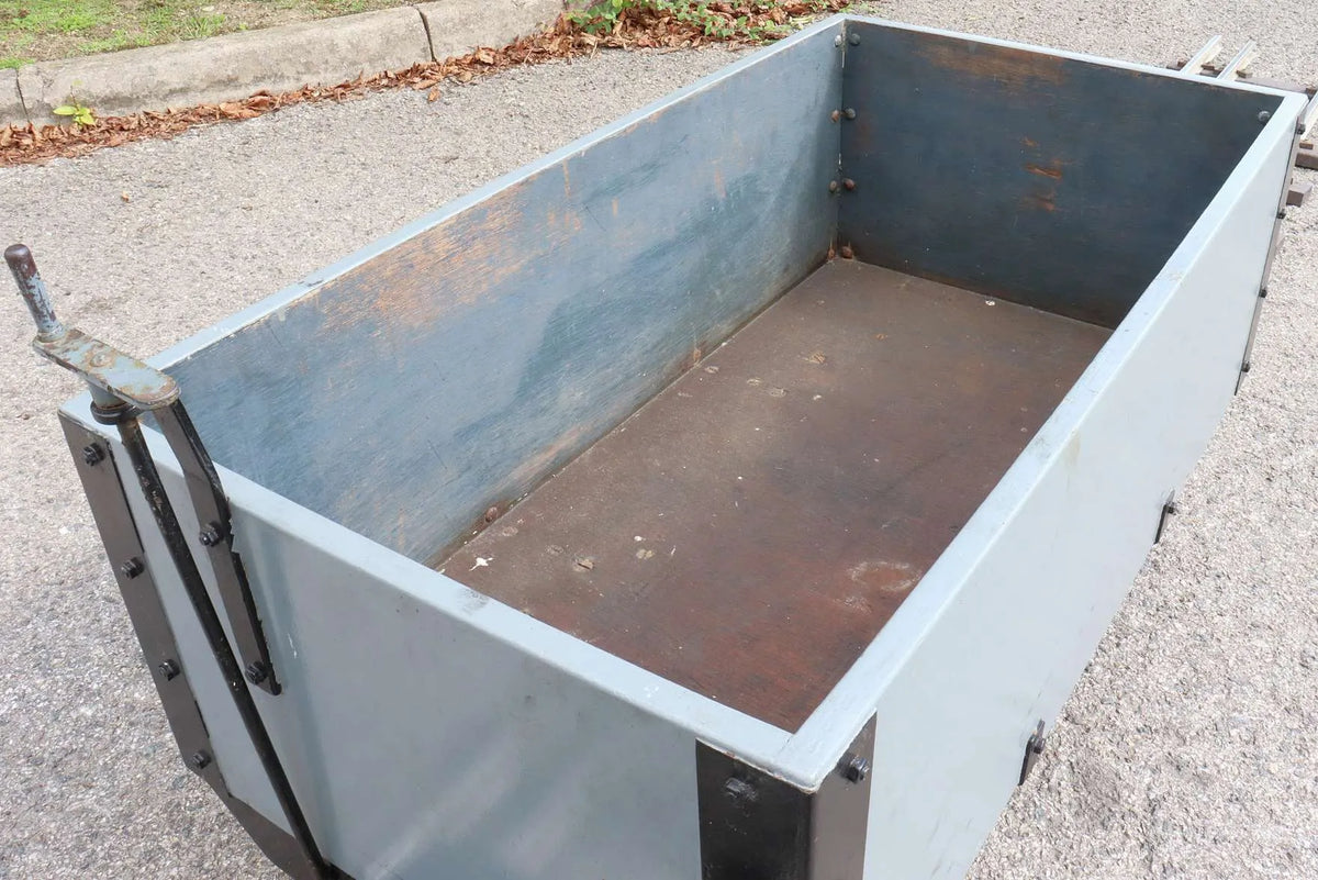 7 1/4 inch narrow gauge four wheel box plank wagon