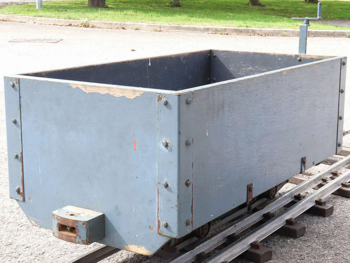7 1/4 inch narrow gauge four wheel box plank wagon