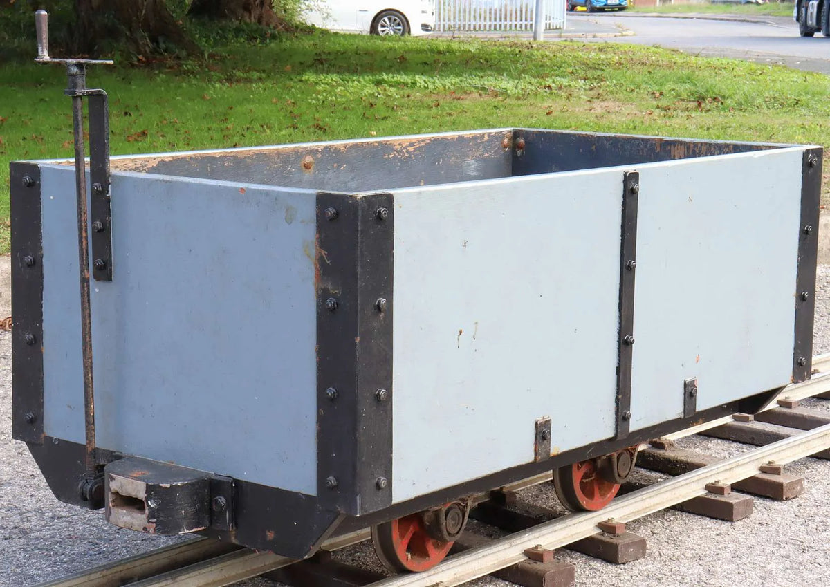 7 1/4 inch narrow gauge four wheel box plank wagon