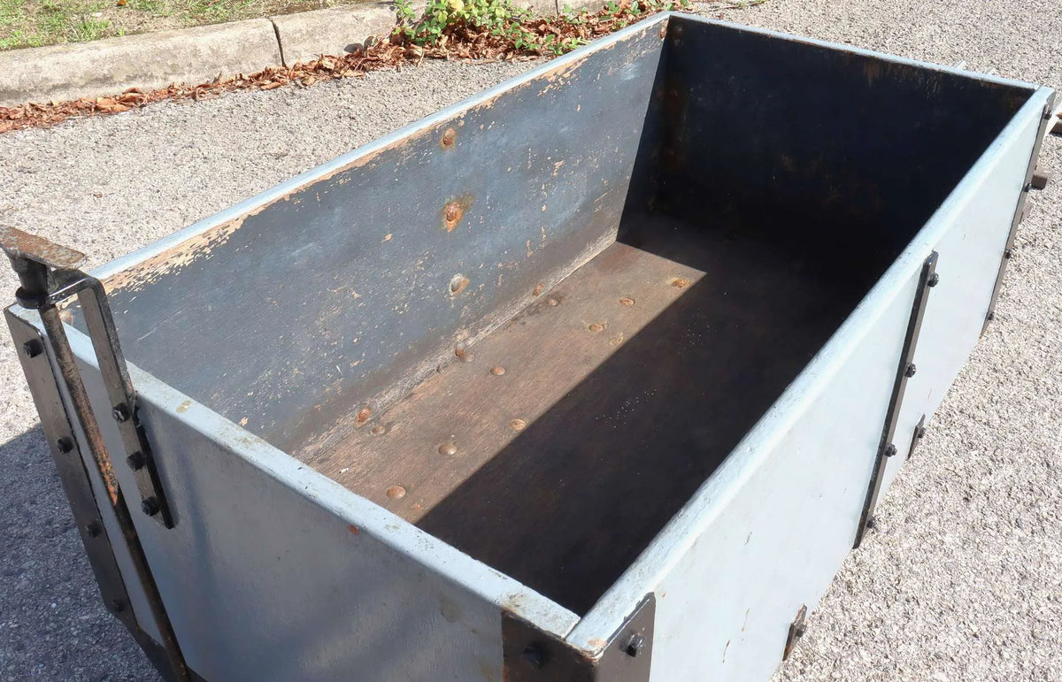 7 1/4 inch narrow gauge four wheel box plank wagon