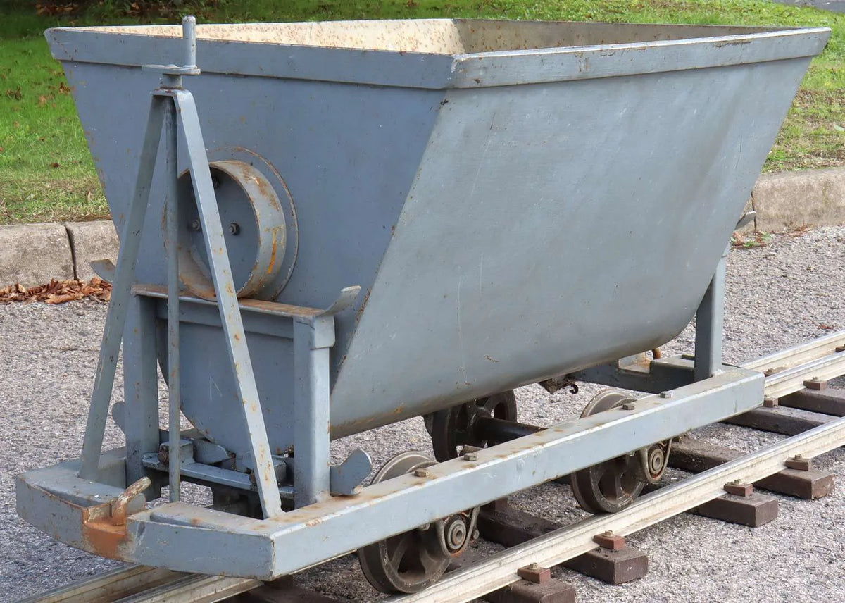 7 1/4 inch narrow gauge tipper wagon