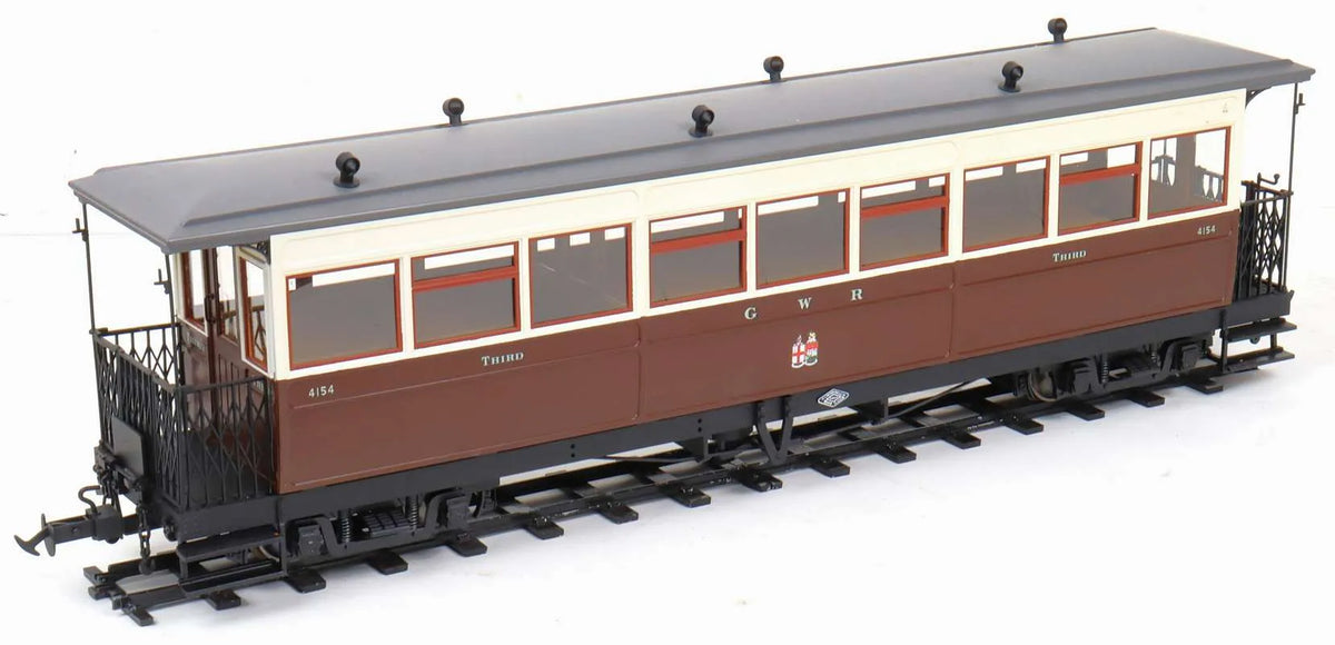 Rake of three 16mm Pickering coaches