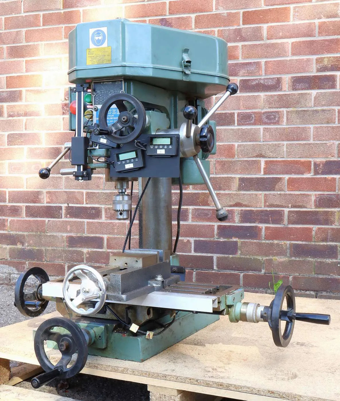 Milling machine