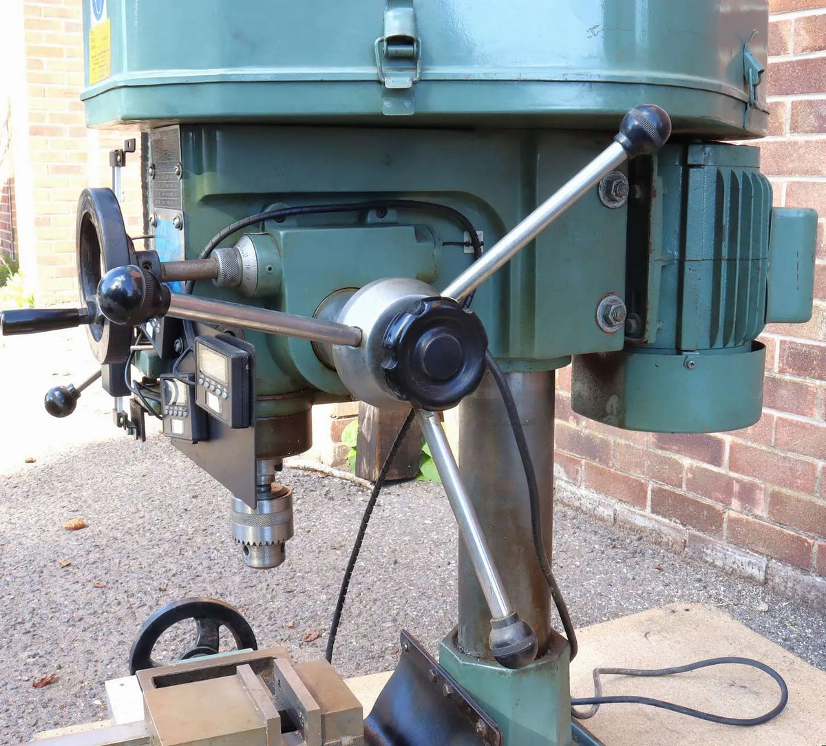Milling machine