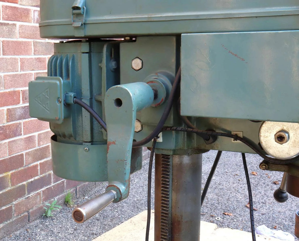 Milling machine